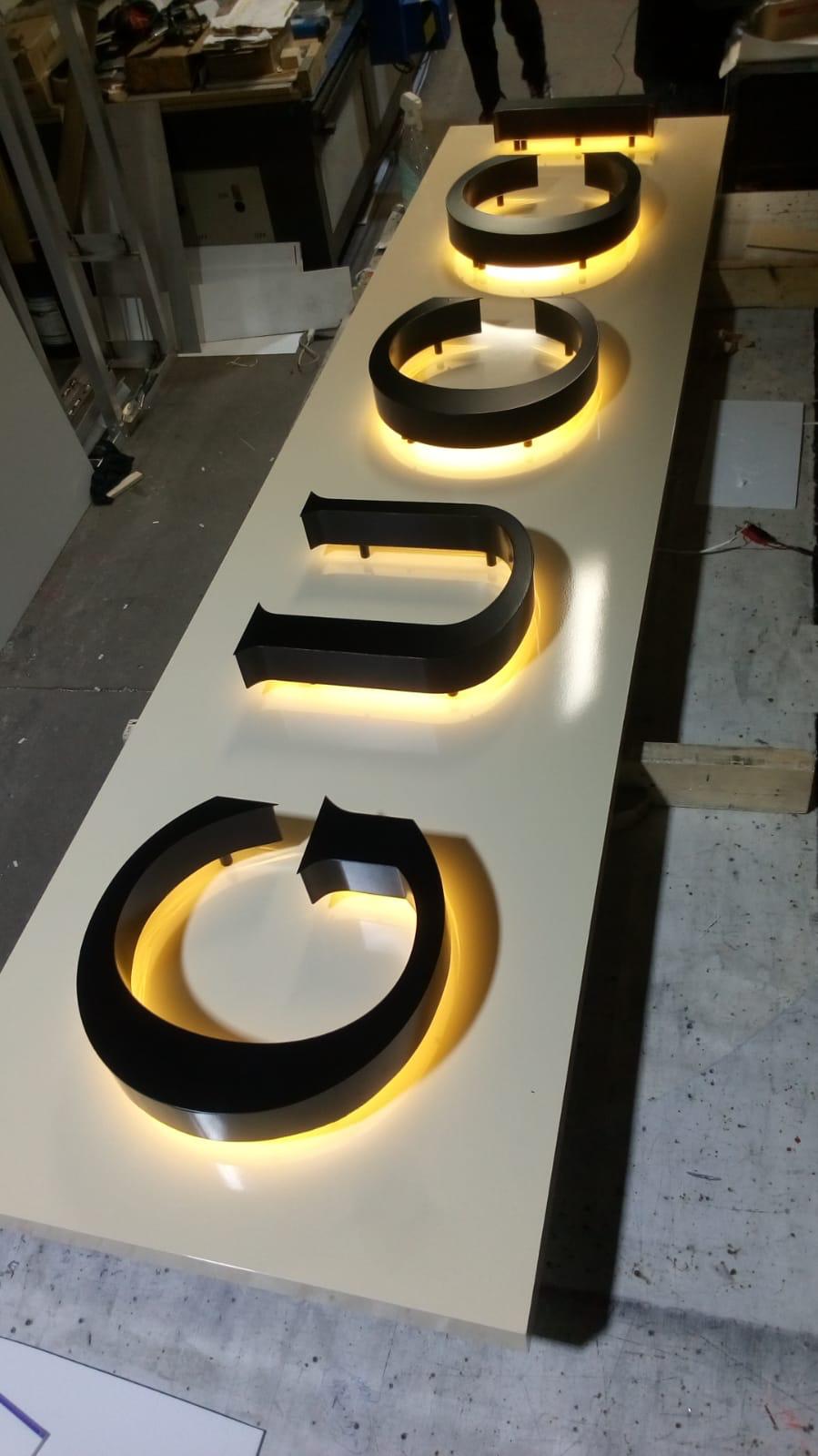 Back-lit channel letters by muizgraphics